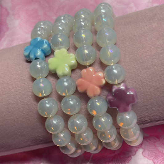 Cloudy Glass Clover Bracelet
